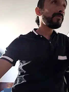 Snapshot of weedmanhot28 chatting on 03/13/25, 04:34 weedmanhot28 online show from 03/13/25, 04:34