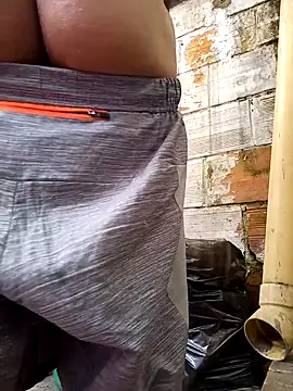 Snapshot of weedmanhot28 chatting on 11/03/25, 01:23 weedmanhot28 online show from 11/03/25, 01:23