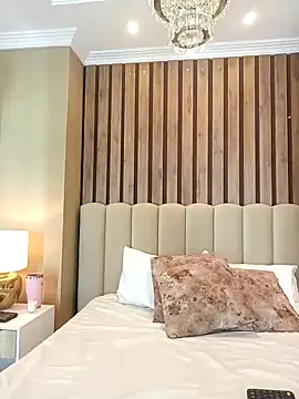 MonicaMoret online show from 02/08/25, 12:06