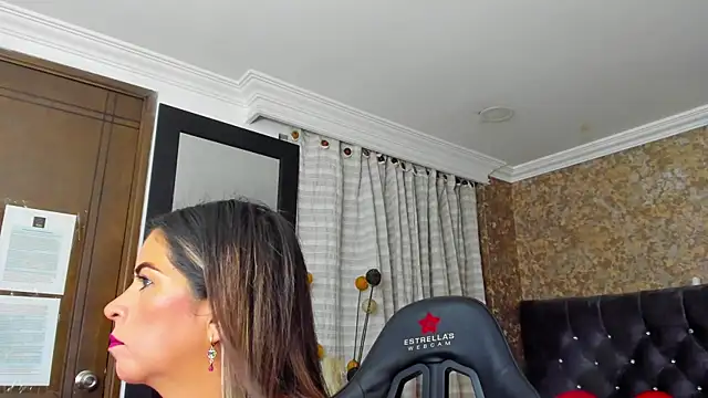 stella xue online show from 02/15/25, 07:50