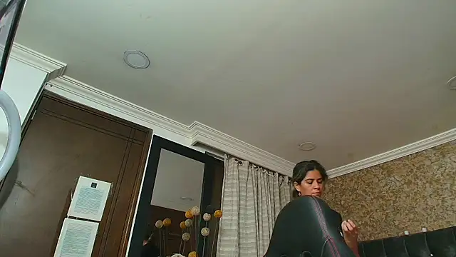 stella xue online show from 09/18/25, 08:11