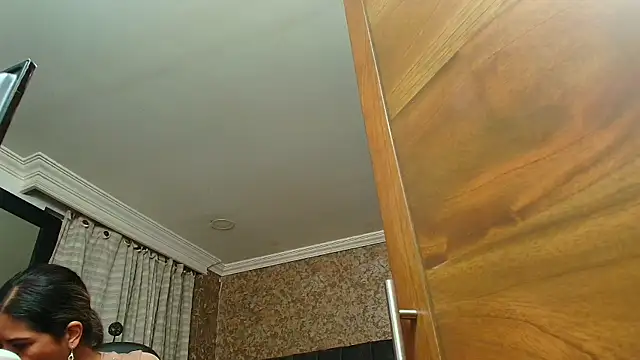 stella xue online show from 10/04/25, 01:42