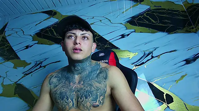 Snapshot of Kevin22_222 chatting on 01/28/25, 03:57 Kevin22 222 online show from 01/28/25, 03:57