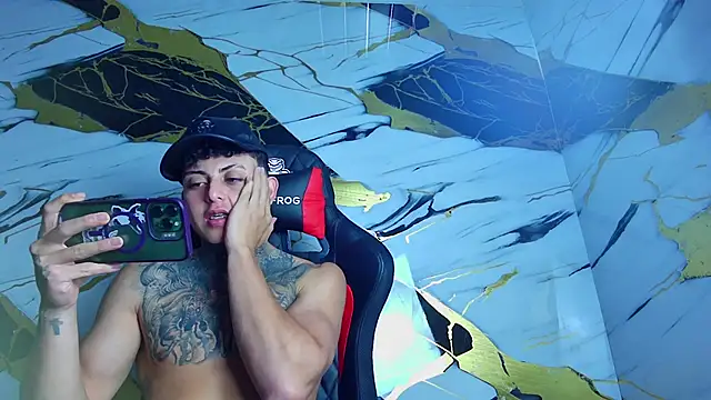 Snapshot of Kevin22_222 chatting on 01/31/25, 08:11 Kevin22 222 online show from 01/31/25, 08:11