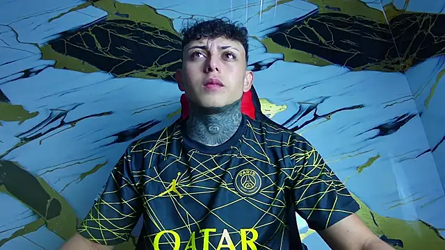 Snapshot of Kevin22_222 chatting on 02/06/25, 02:22 Kevin22 222 online show from 02/06/25, 02:22