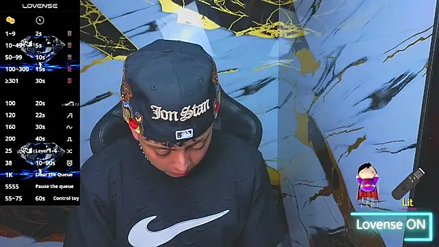 Snapshot of Kevin22_222 chatting on 11/15/25, 04:54 Kevin22 222 online show from 11/15/25, 04:54