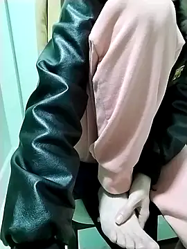 Luxcute286 online show from 02/17/25, 08:30