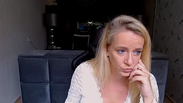 Wendysexyx online show from 10/06/25, 10:34