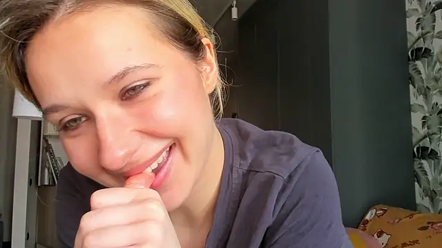 Lilith lutherlow online show from 04/12/26, 10:09