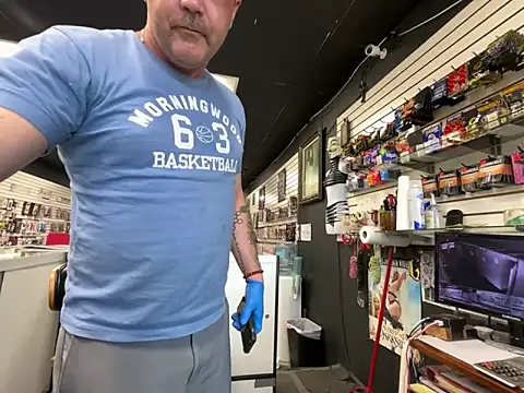 Snapshot of RawRyder8 chatting on 09/11/25, 10:10 RawRyder8 online show from 09/11/25, 10:10