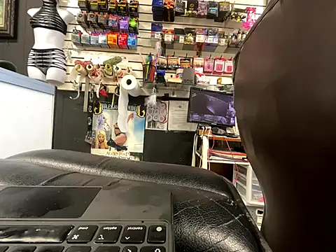 Snapshot of RawRyder8 chatting on 11/07/25, 08:53 RawRyder8 online show from 11/07/25, 08:53