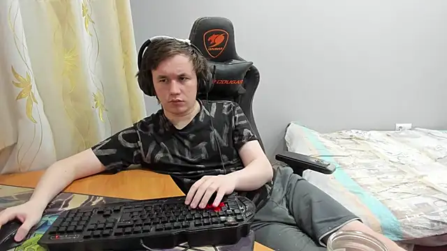 iliaskrislove online show from 03/18/26, 01:42