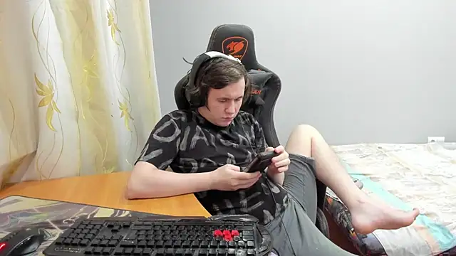 iliaskrislove online show from 03/24/26, 04:12