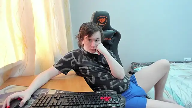 iliaskrislove online show from 04/07/26, 04:02