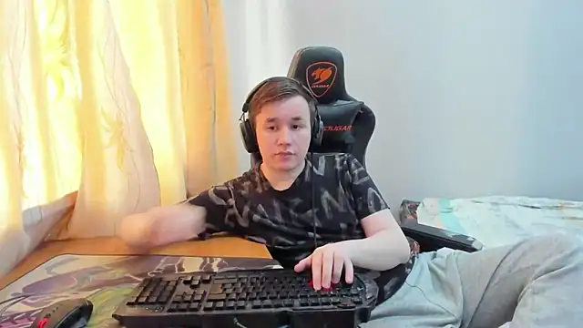 iliaskrislove online show from 06/14/26, 02:24