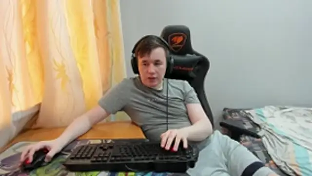 iliaskrislove online show from 06/15/26, 02:36