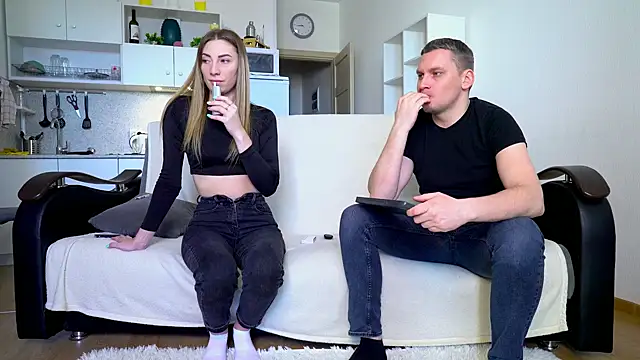 littlesweettifany online show from 03/07/25, 12:23