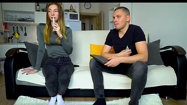 littlesweettifany online show from 10/14/25, 11:22