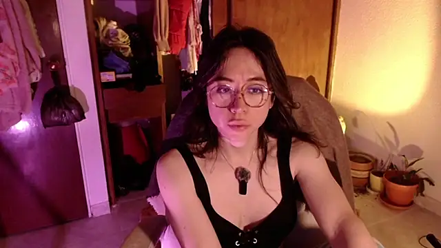 emily pearl  online show from 10/16/25, 07:42