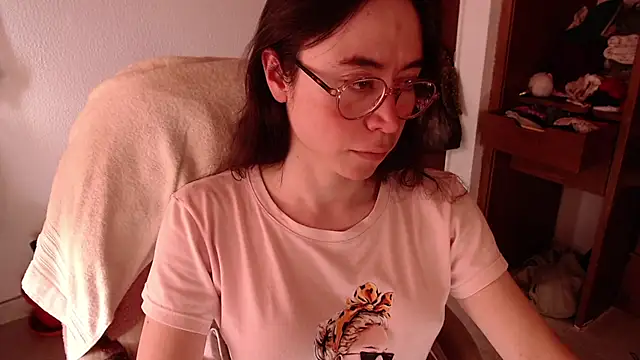 emily pearl  online show from 11/10/25, 08:19