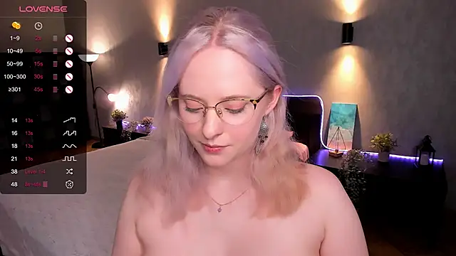 Aemilia  online show from 02/08/25, 10:07