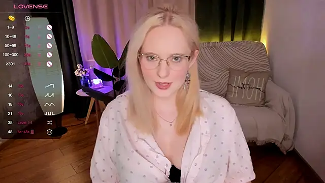 Aemilia  online show from 02/16/25, 09:04