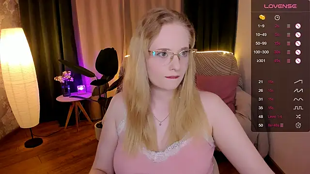 Aemilia  online show from 09/14/25, 02:00