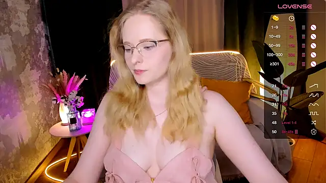 Aemilia  online show from 11/16/25, 08:53