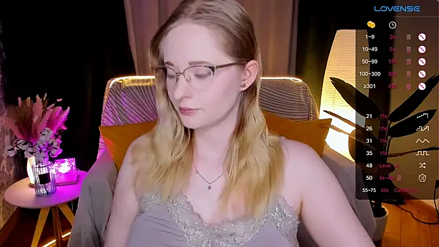 Aemilia  online show from 02/20/26, 08:27