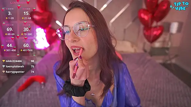 CozyMell online show from 02/18/25, 03:31