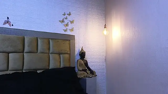 Snapshot of ximenawilliamss chatting on 12/18/25, 09:32 ximenawilliamss online show from 12/18/25, 09:32