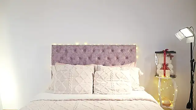 samantha evans2 online show from 02/18/26, 12:06