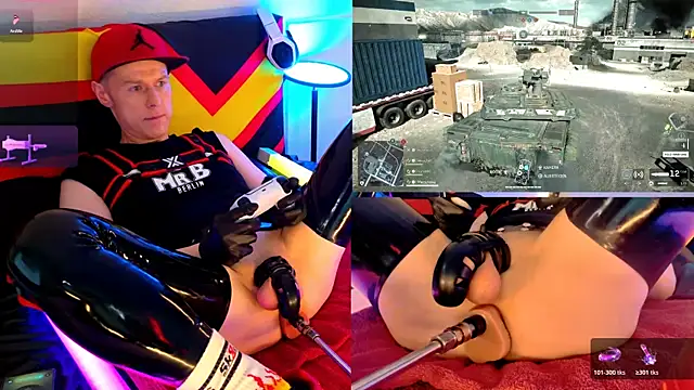 Snapshot of Fuc71 chatting on 10/17/25, 02:30 Fuc71 online show from 10/17/25, 02:30