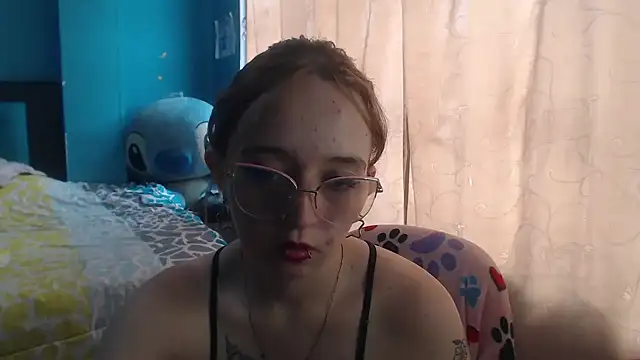 Liaroberts1 online show from 01/27/25, 06:20