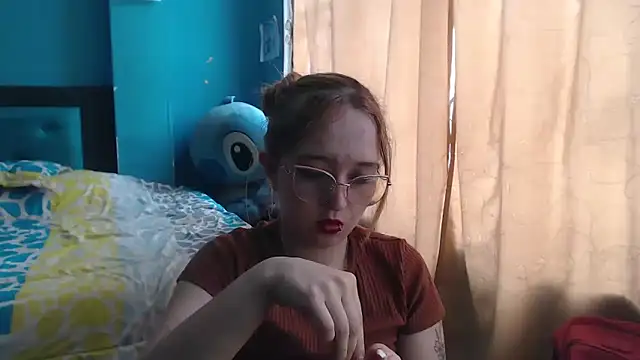 Liaroberts1 online show from 01/29/25, 06:18