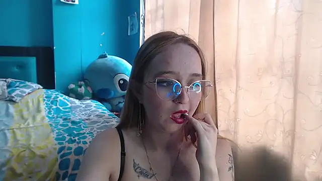 Liaroberts1 online show from 01/30/25, 06:10