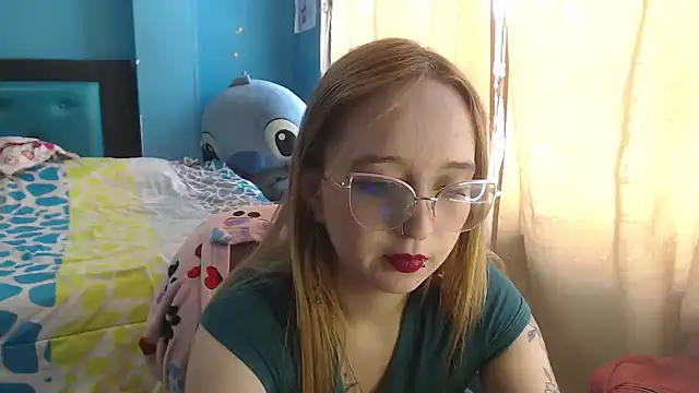 Liaroberts1 online show from 02/01/25, 03:07