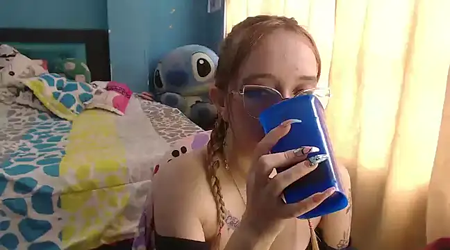 Liaroberts1 online show from 02/08/25, 09:15