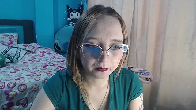 Liaroberts1 online show from 03/04/25, 11:51