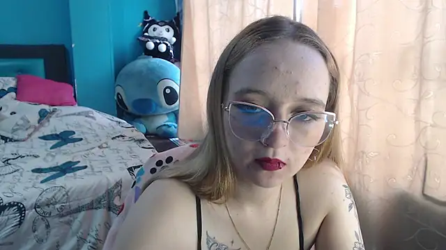 Liaroberts1 online show from 03/11/25, 11:55