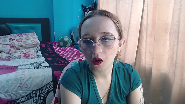 Liaroberts1 online show from 03/18/25, 11:52