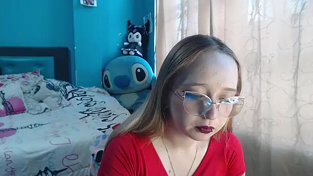 Liaroberts1 online show from 03/22/25, 12:04