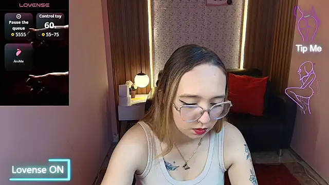 Liaroberts1 online show from 06/12/26, 01:43
