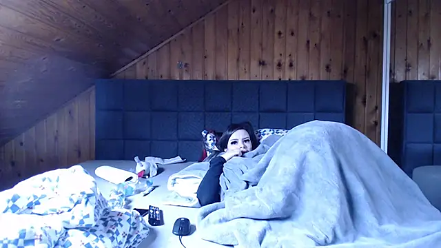 Snapshot of BoeseMoni1998 chatting on 02/05/25, 11:44 BoeseMoni1998 online show from 02/05/25, 11:44