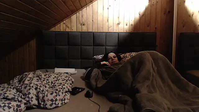 Snapshot of BoeseMoni1998 chatting on 02/15/25, 07:28 BoeseMoni1998 online show from 02/15/25, 07:28