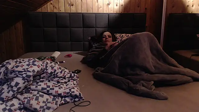 Snapshot of BoeseMoni1998 chatting on 02/20/25, 07:19 BoeseMoni1998 online show from 02/20/25, 07:19