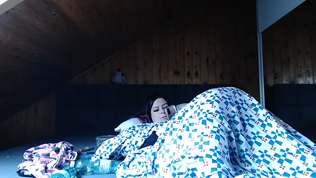 Snapshot of BoeseMoni1998 chatting on 10/28/25, 02:31 BoeseMoni1998 online show from 10/28/25, 02:31