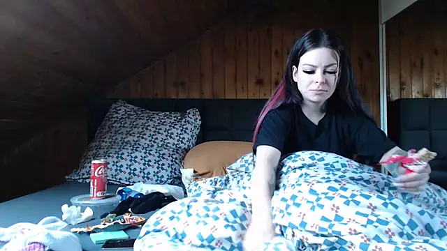 BoeseMoni1998 online show from 02/28/26, 09:32