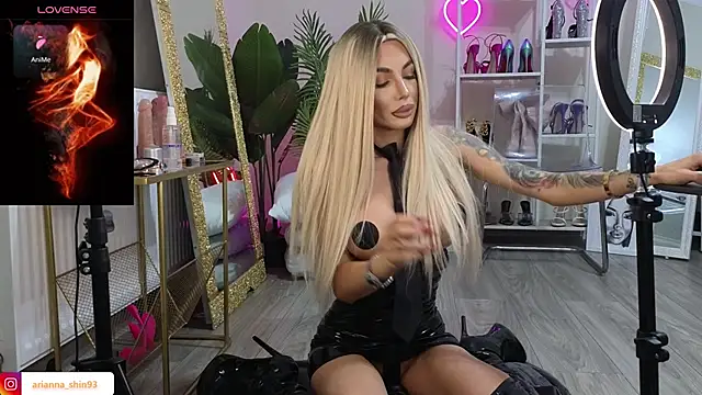 Snapshot of ArianaArianna chatting on 11/05/25, 08:09 ArianaArianna online show from 11/05/25, 08:09
