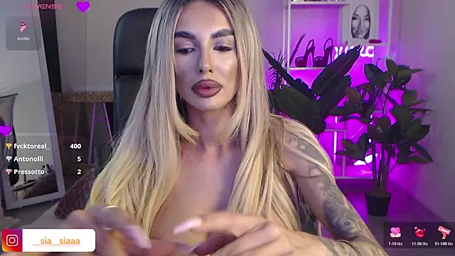 Snapshot of ArianaArianna chatting on 04/18/26, 07:58 ArianaArianna online show from 04/18/26, 07:58